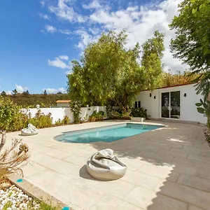 Lunatika House Villa